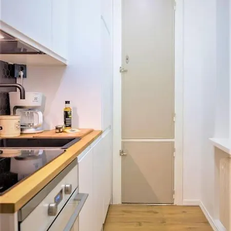 Apartment Viihtyisae & Varusteltu Keskusta-asunto Neljaelle!