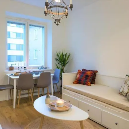 Viihtyisae & Varusteltu Keskusta-asunto Neljaelle! Tampere